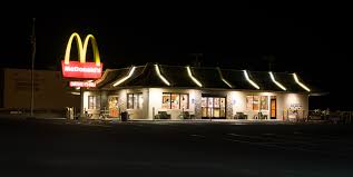 File:Tusayan, McDonald's at night.jpg - Wikimedia Commons
